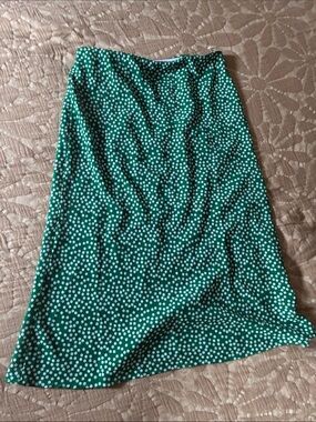 Green Daisy-Print Midi Skirt — Lightweight A-Line